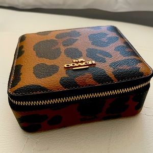 Leather jewelry Box 🐆